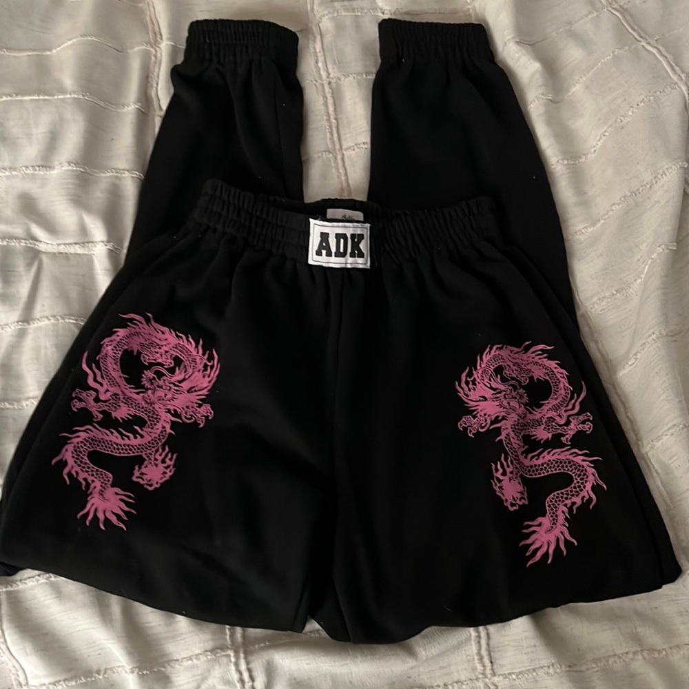 Viral Adika sweatpants